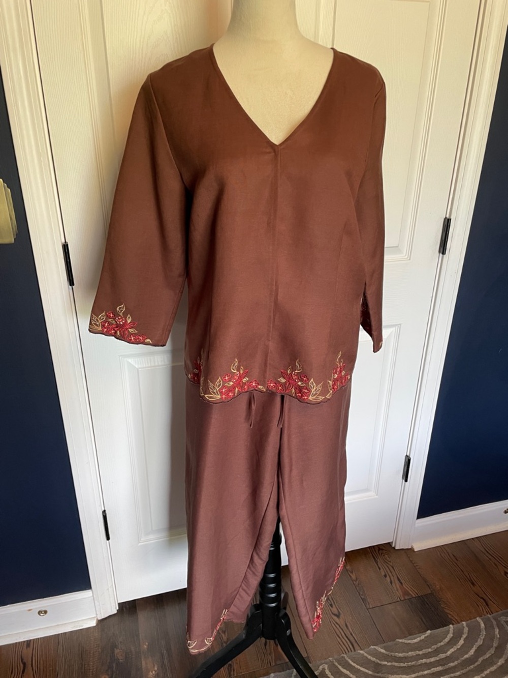 Emma James Brown Embroidered Two-Piece Shirt & Cropped Pants Set 14/L Petite